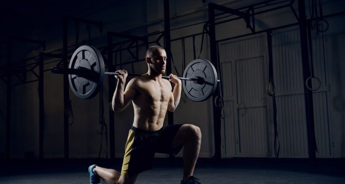 Askelkyykky vahvistaa jalkalihaksia