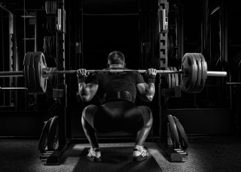 Jalkatreeni salilla sisältää paljon perusliikkeitä