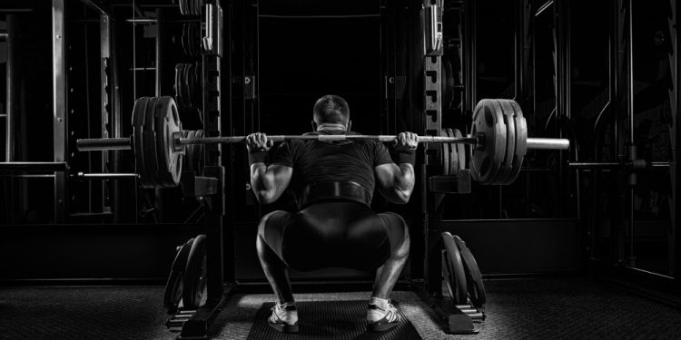 Jalkatreeni salilla sisältää paljon perusliikkeitä