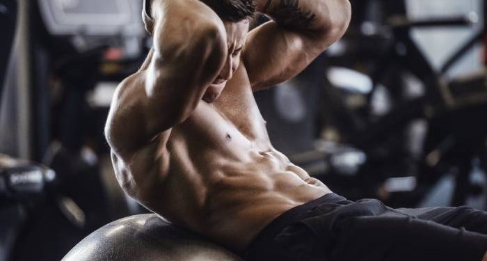 Vatsalihastreeni salilla